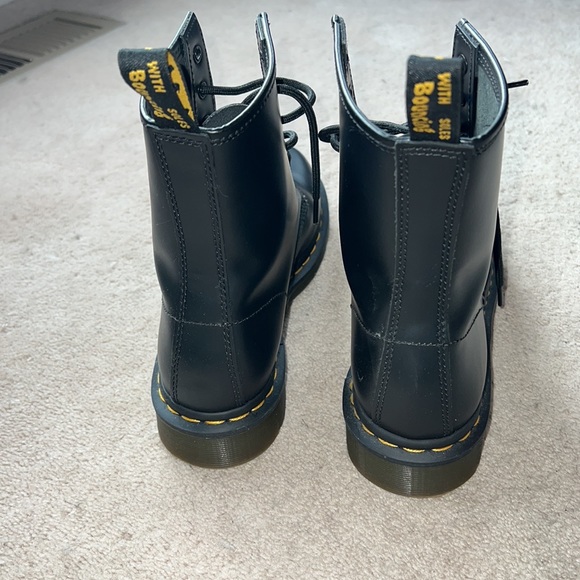 Dr. Martens 1460 Smooth Black Leather Combat Boot Women’s Size 9 - Picture 6 of 8